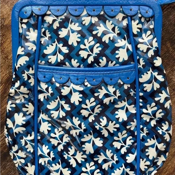 Frill by Vera Bradley, Blue Lagoon, crossbody purse - Picture 2 of 12